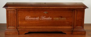 Classic chest chest handcrafted in solid walnut wood, length 160 cm